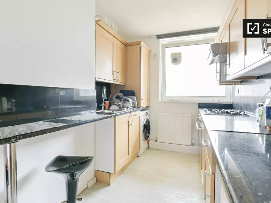 Immagine 5 di Camera condivisa in affitto  in St.Anns Rd, White City, London W11 4ST, UK a Kensington