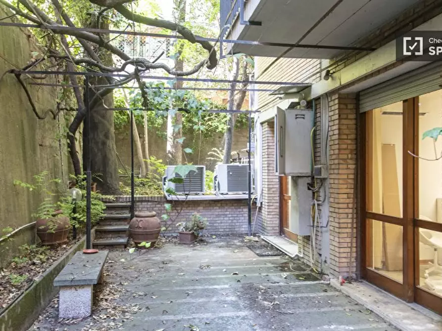 Immagine 7 di Camera condivisa in affitto  in Via di Villa Severini a Roma