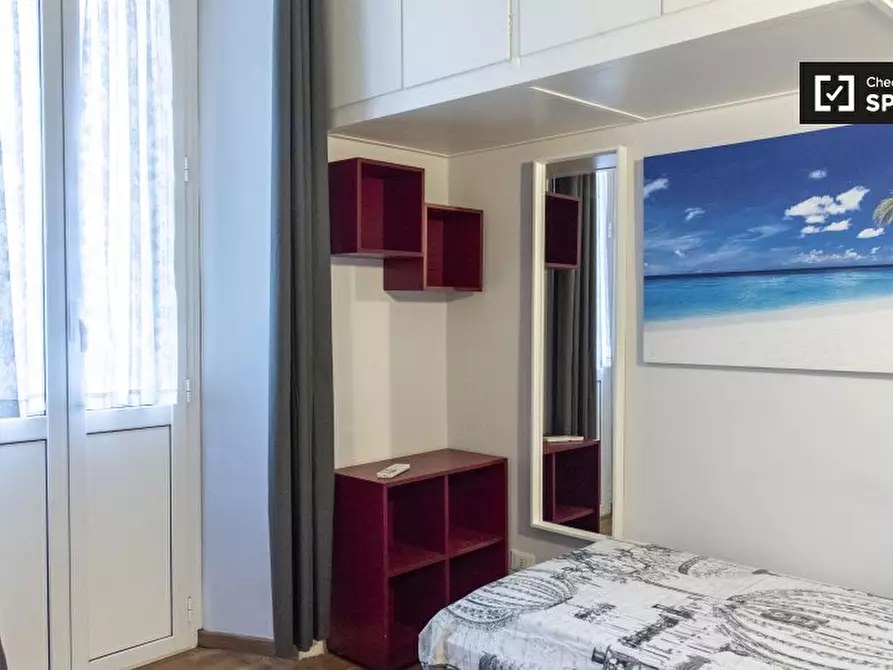 Immagine 2 di Camera condivisa in affitto  in Viale Regina Margherita a Roma