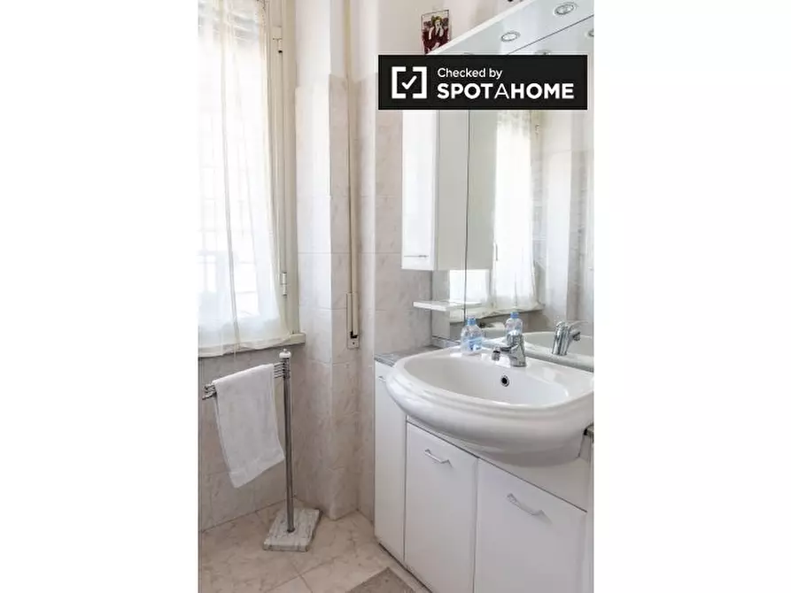 Immagine 18 di Camera condivisa in affitto  in Largo Giuseppe Veratti, 00146 Roma RM, Italy a Roma