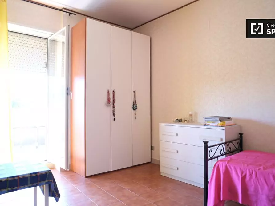 Immagine 18 di Camera condivisa in affitto  in Viale dei Caduti Nella Guerra di Liberazione, 00128 Roma RM, Italy a Roma