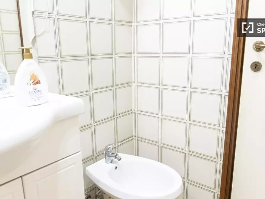 Immagine 15 di Camera condivisa in affitto  in Via Clemente Rebora a Roma