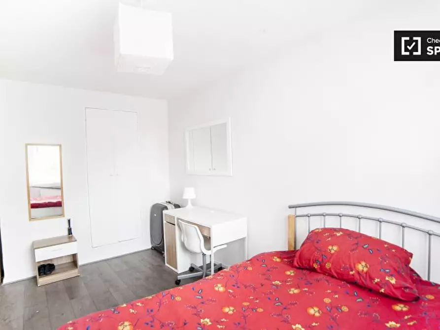 Immagine 2 di Camera condivisa in affitto  in Poplar a Poplar