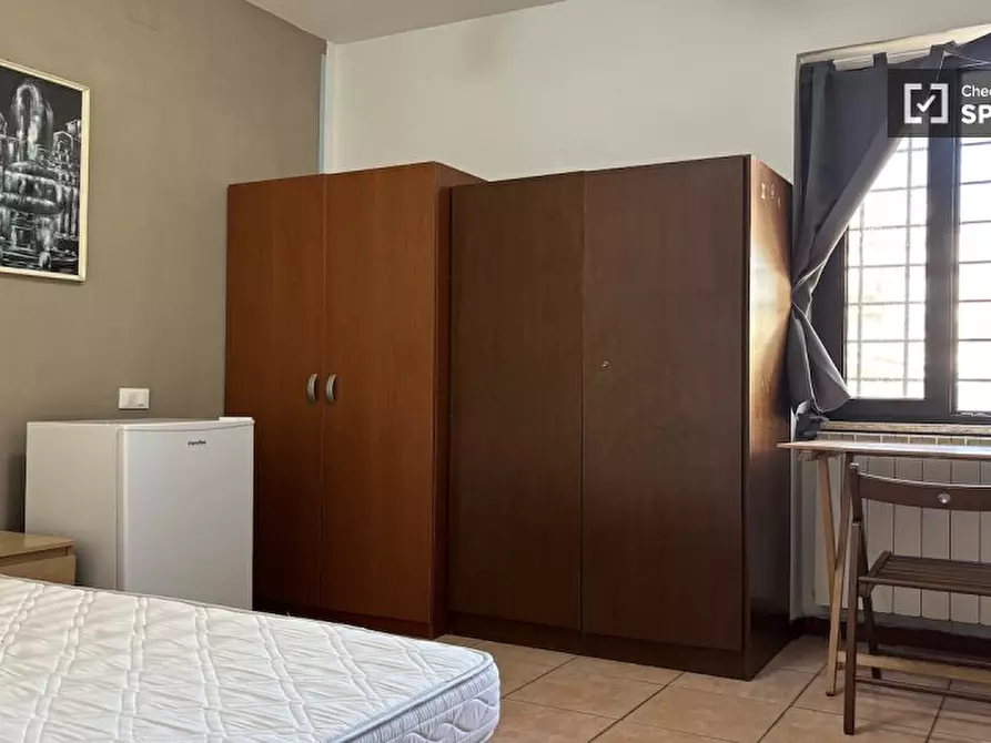 Immagine 4 di Camera condivisa in affitto  in Via Alessandro Brisse a Roma