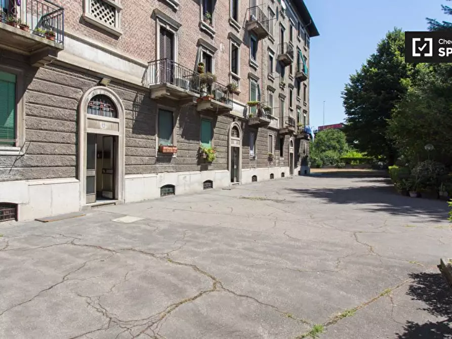 Immagine 9 di Camera condivisa in affitto  in Via Camillo e Otto Cima a Milano