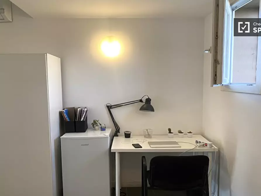 Immagine 5 di Camera condivisa in affitto  in Via di Carcaricola a Roma