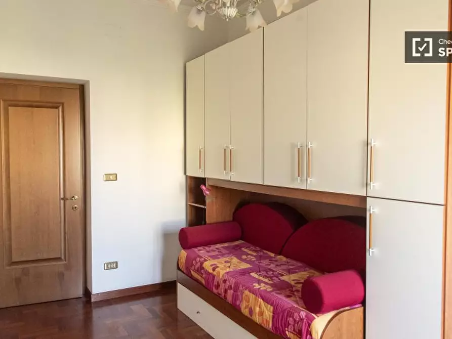 Immagine 17 di Camera condivisa in affitto  in Piazza Ragusa a Roma