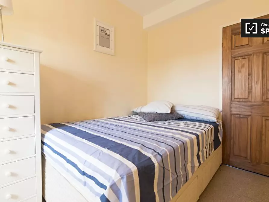 Immagine 11 di Camera condivisa in affitto  in Wandle Way a Wandsworth