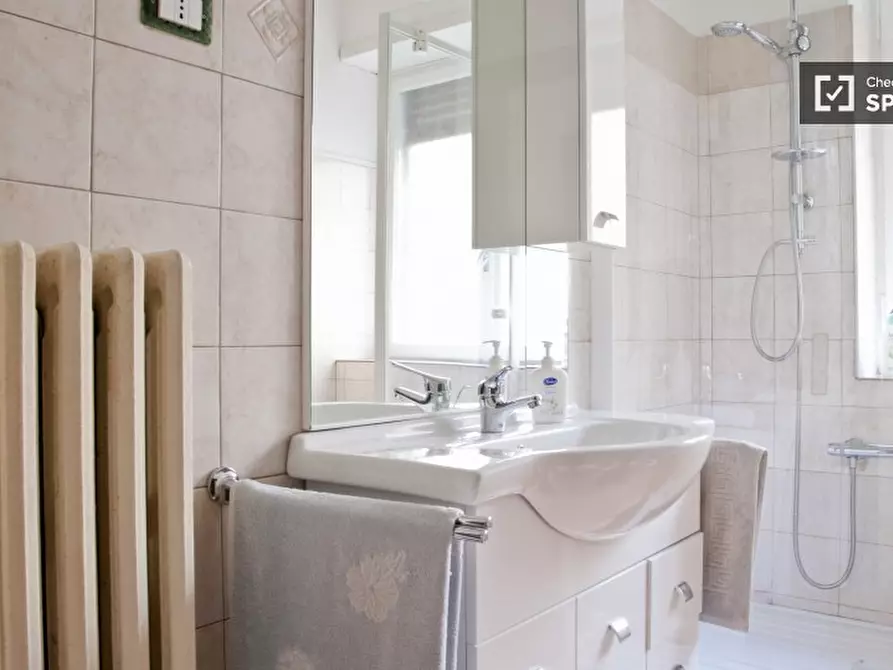 Immagine 11 di Camera condivisa in affitto  in Via Calpurnio Fiamma a Roma