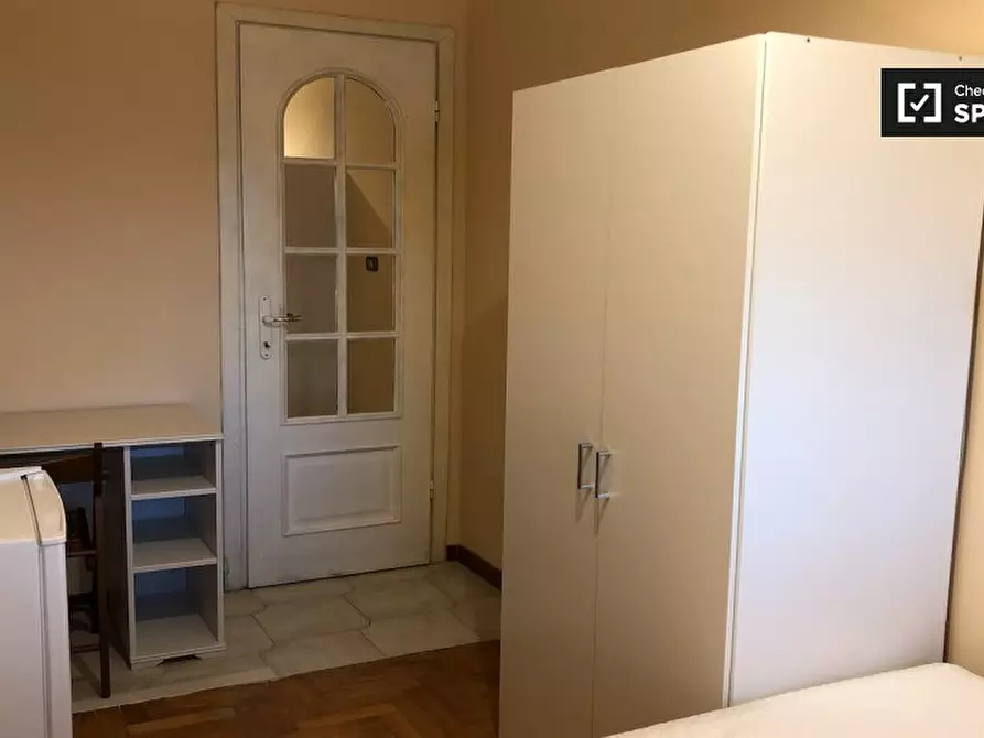 Immagine 3 di Camera condivisa in affitto  in Via Gregorio Ricci Curbastro, 00149 Roma RM, Italy a Roma