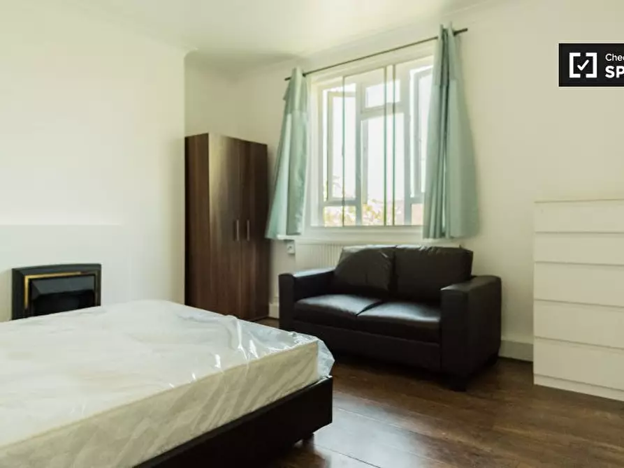 Immagine 14 di Camera condivisa in affitto  in Robert Owen House a Hammersmith