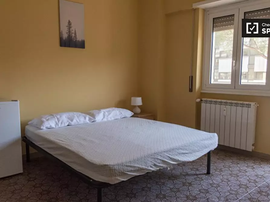 Immagine 1 di Camera condivisa in affitto  in Via Antonino Pio a Roma