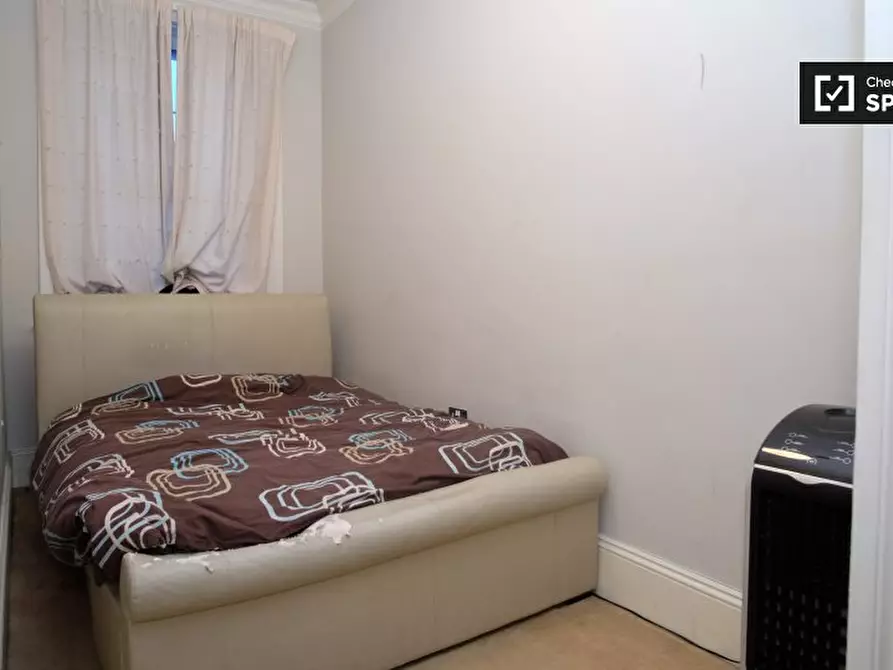 Immagine 8 di Camera condivisa in affitto  in Park Road a Camden Town