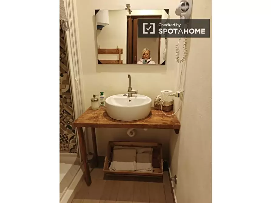 Immagine 3 di Ufficio in affitto  in Vico Storto Purgatorio Ad Arco a Napoli