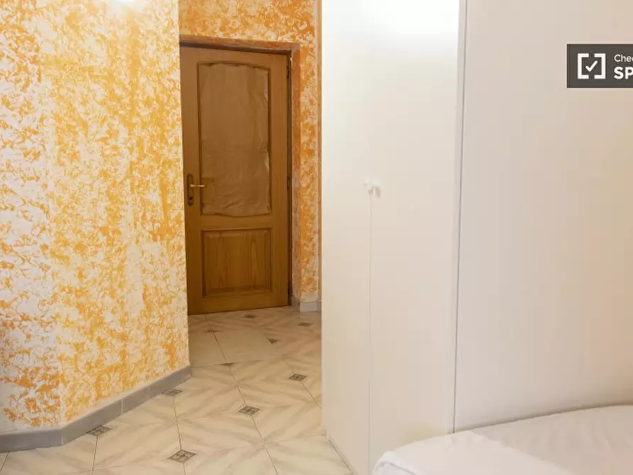 Immagine 4 di Camera condivisa in affitto  in Via Simone Ghini a Roma