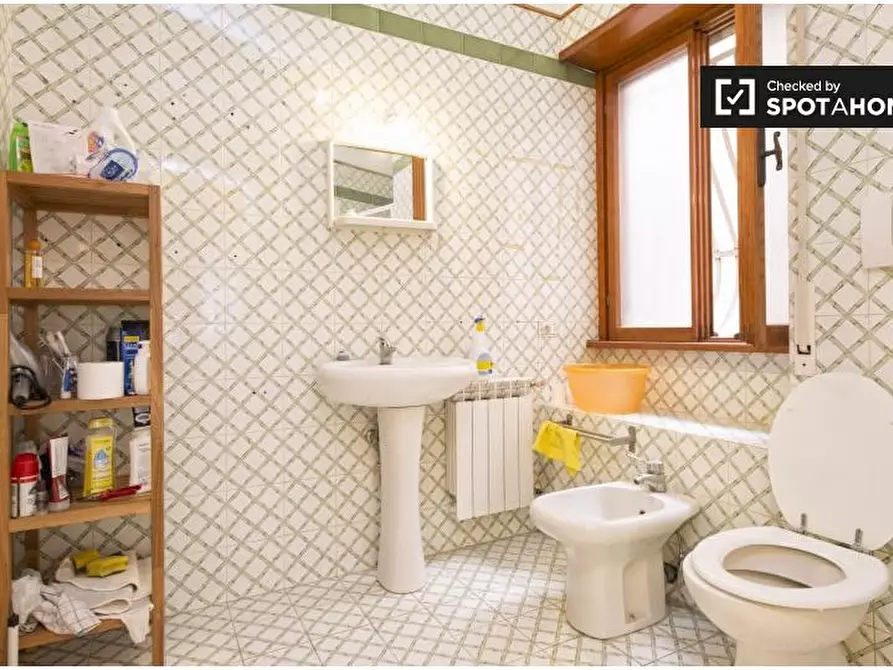 Immagine 19 di Camera condivisa in affitto  in Via Edoardo Jenner, 00151 Roma RM, Italy a Roma