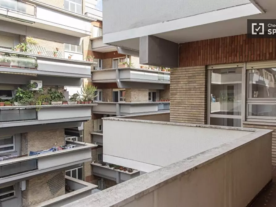 Immagine 7 di Camera condivisa in affitto  in Lungotevere di Pietra Papa a Roma