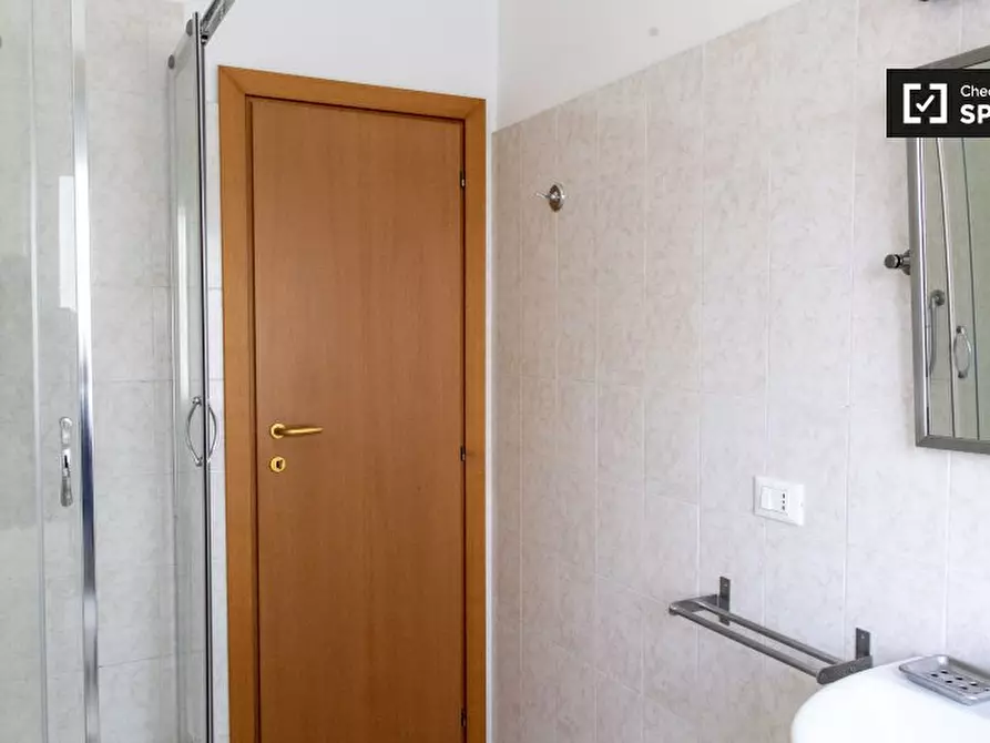 Immagine 9 di Camera condivisa in affitto  in Via Portuense a Roma