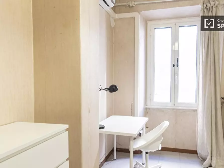 Immagine 3 di Camera condivisa in affitto  in Via Carlo Mirabello a Roma