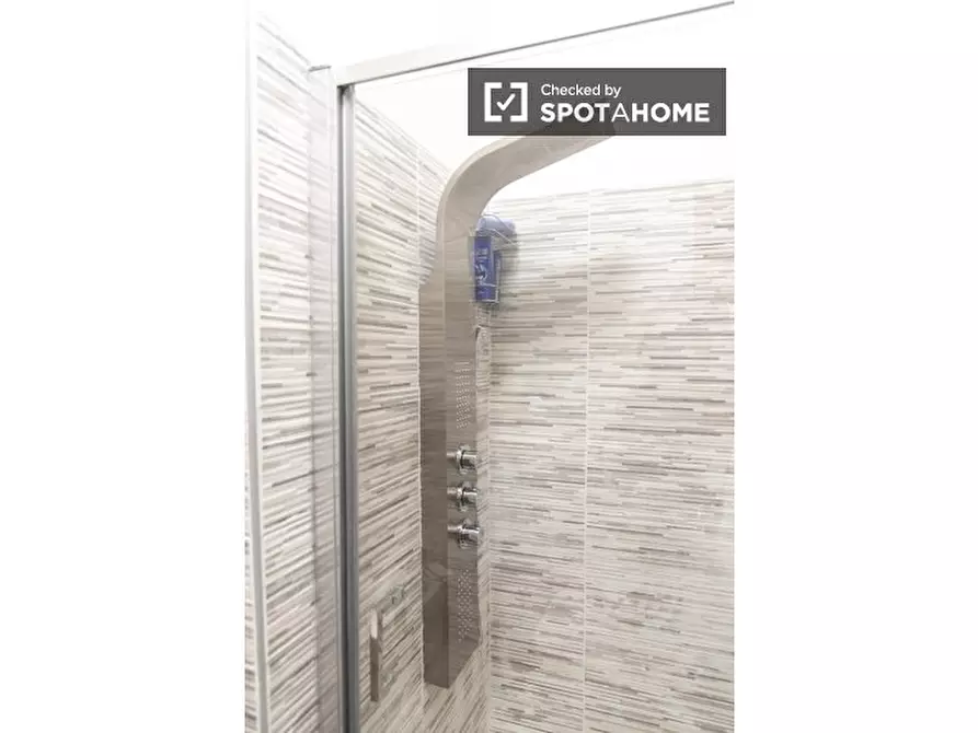 Immagine 6 di Appartamento in affitto  in Via Monte Selva a Roma