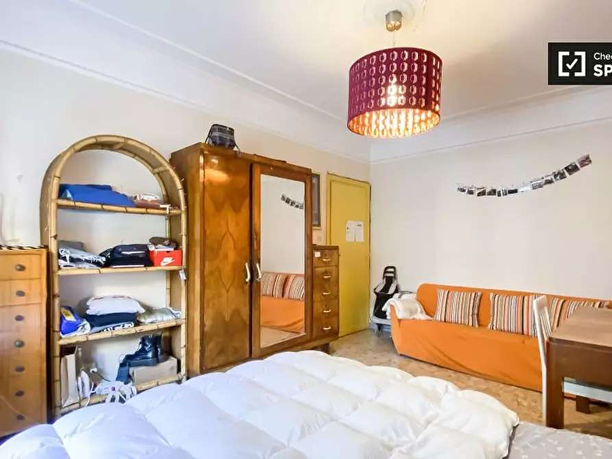 Immagine 4 di Camera condivisa in affitto  in Via Antonio Raimondi a Roma