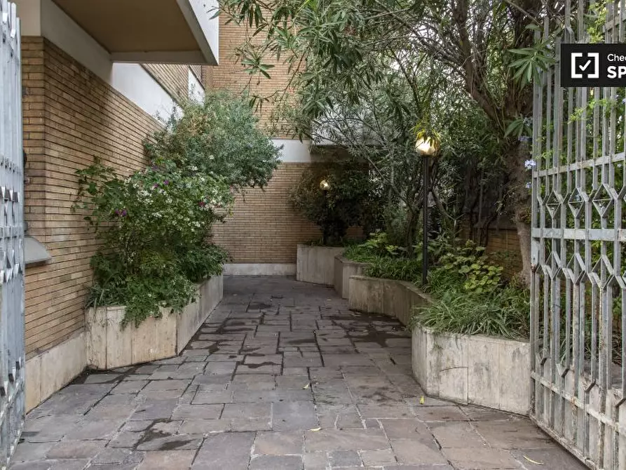 Immagine 17 di Camera condivisa in affitto  in Via Aquileia, 00198 Roma RM, Italy a Roma