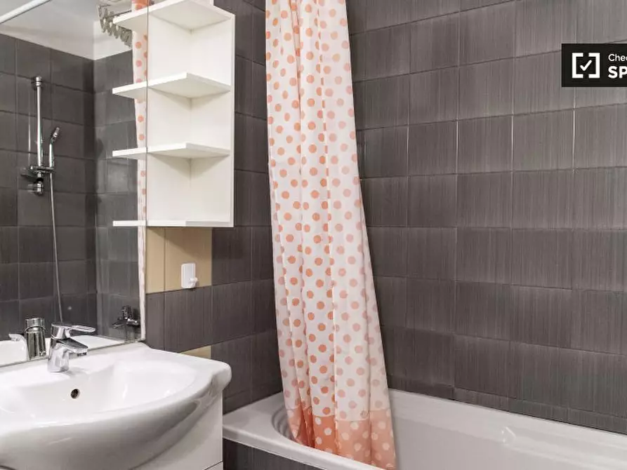 Immagine 12 di Camera condivisa in affitto  in Viale Regina Margherita a Roma