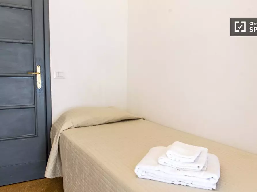 Immagine 17 di Camera condivisa in affitto  in Via Filippo Scolari a Roma