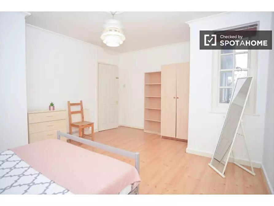 Immagine 5 di Camera condivisa in affitto  in St Mark's Rd a Kensington