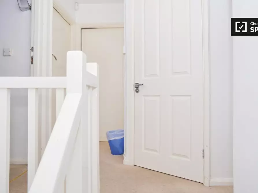 Immagine 13 di Camera condivisa in affitto  in Marvels Ln a Greenwich