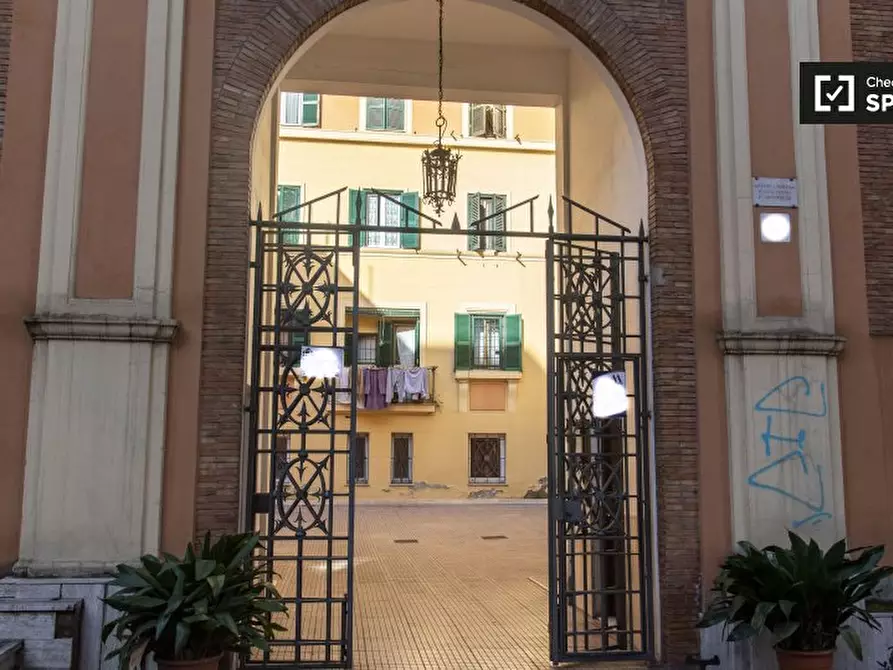 Immagine 19 di Camera condivisa in affitto  in Via Conte di Carmagnola a Roma