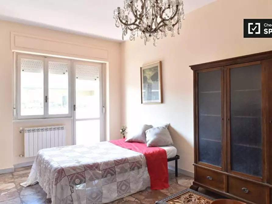 Immagine 4 di Camera condivisa in affitto  in Via Sandro Sandri a Roma