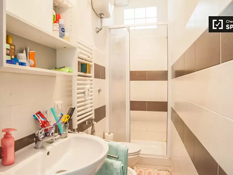 Immagine 5 di Camera condivisa in affitto  in Piazza San Giovanni Bosco a Roma