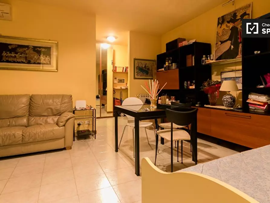 Immagine 4 di Camera condivisa in affitto  in Via Amico Aspertini a Roma