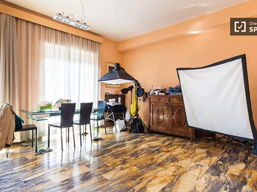 Immagine 11 di Camera condivisa in affitto  in Via Cinigiano a Roma
