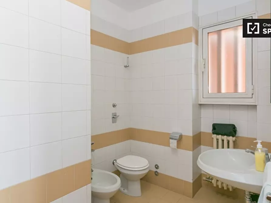 Immagine 5 di Camera condivisa in affitto  in Via Torquato Tasso a Sesto San Giovanni