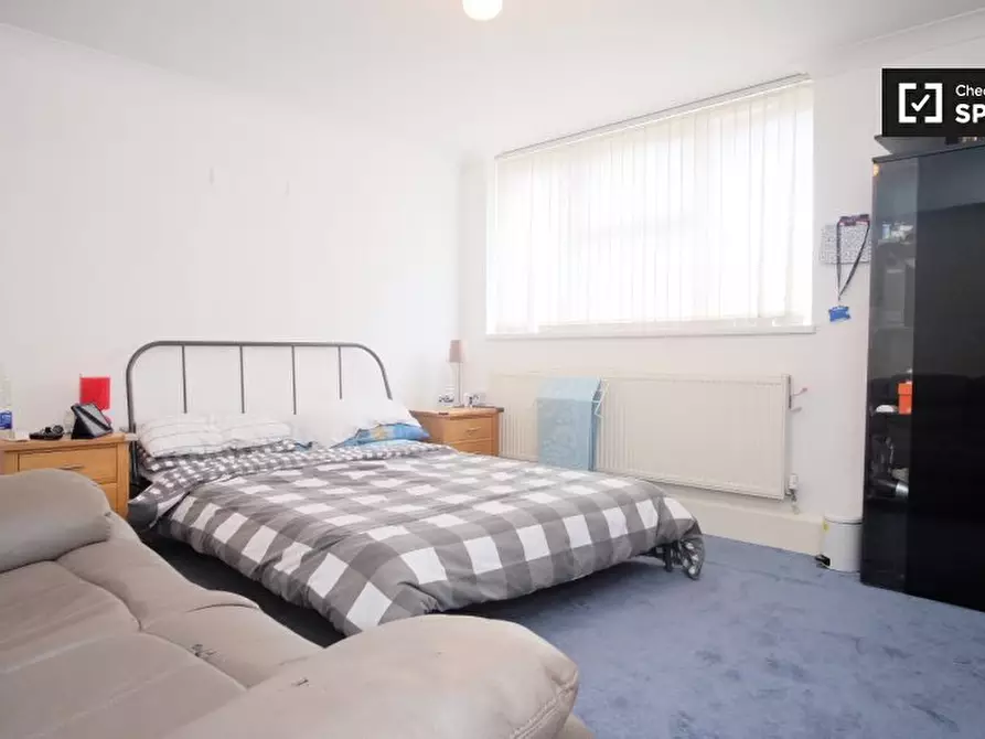 Immagine 1 di Camera condivisa in affitto  in Wayford Street a Wandsworth
