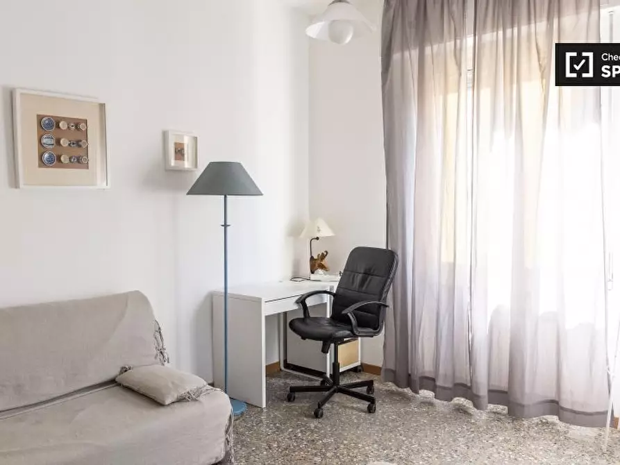 Immagine 2 di Camera condivisa in affitto  in Via Portuense a Roma