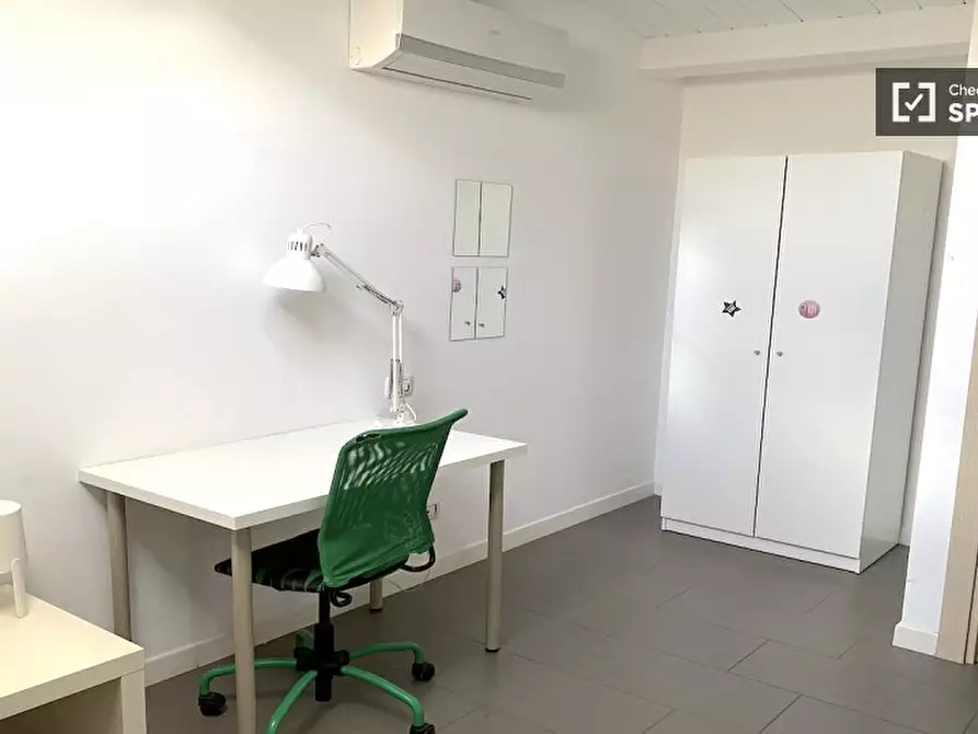 Immagine 3 di Camera condivisa in affitto  in Via di Carcaricola a Roma