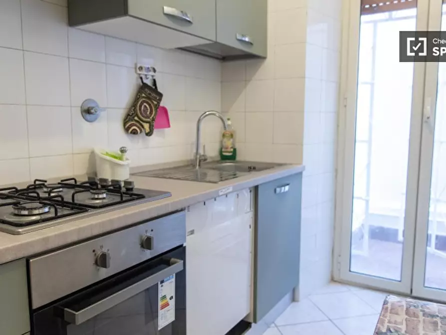 Immagine 11 di Appartamento in affitto  in Via Suor Maria Mazzarello a Roma