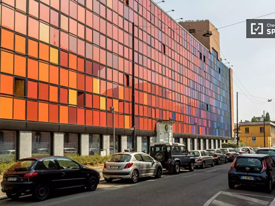 Immagine 10 di Camera condivisa in affitto  in Viale Edoardo Jenner a Milano