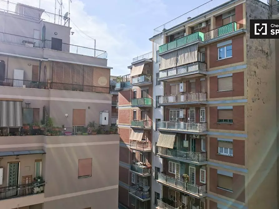 Immagine 13 di Camera condivisa in affitto  in Via Italo Carlo Falbo a Roma