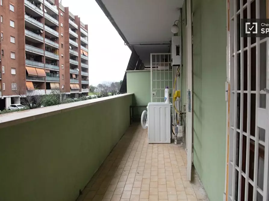 Immagine 10 di Camera condivisa in affitto  in Via Libero Leonardi a Roma