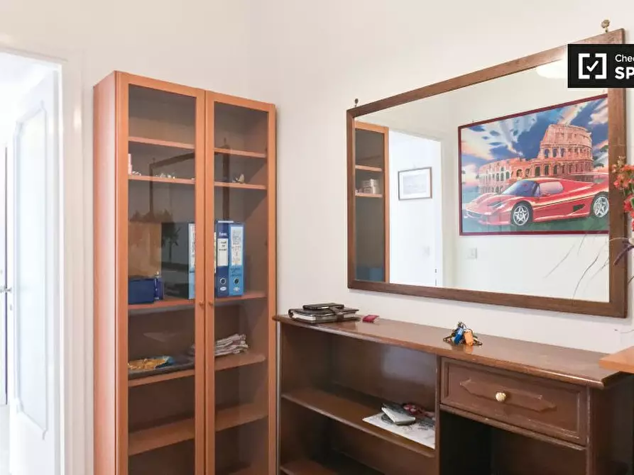 Immagine 18 di Camera condivisa in affitto  in Via Italo Carlo Falbo a Roma