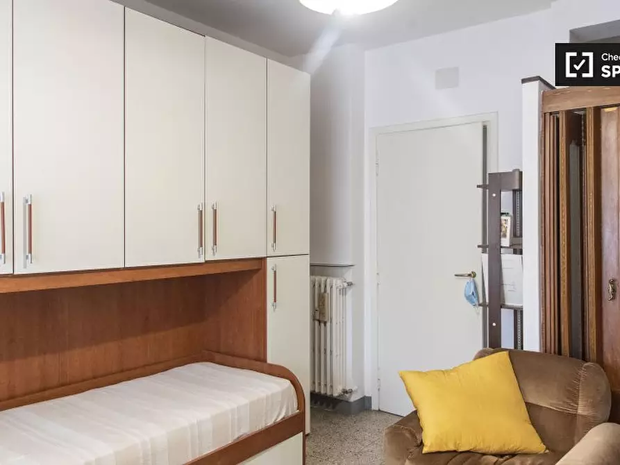 Immagine 2 di Camera condivisa in affitto  in Via di Grotta Perfetta a Roma