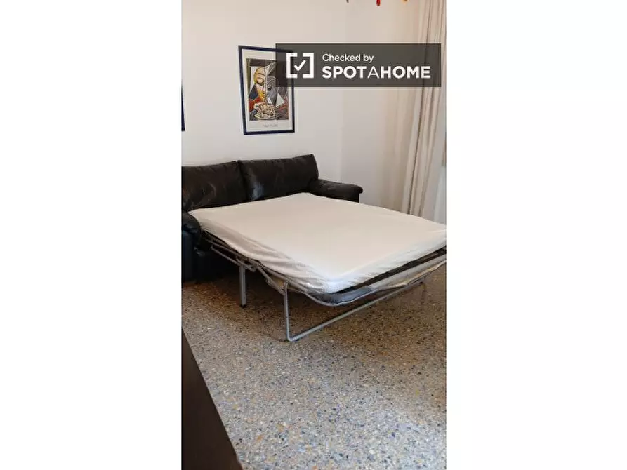 Immagine 1 di Camera condivisa in affitto  in Via Portuense a Roma