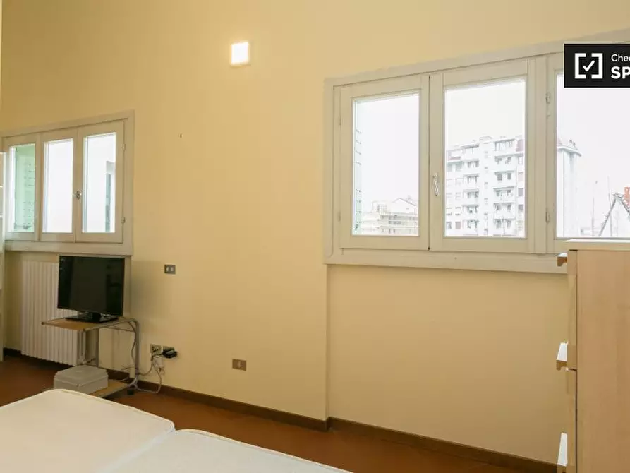 Immagine 19 di Appartamento in affitto  in Via Altaguardia a Milano