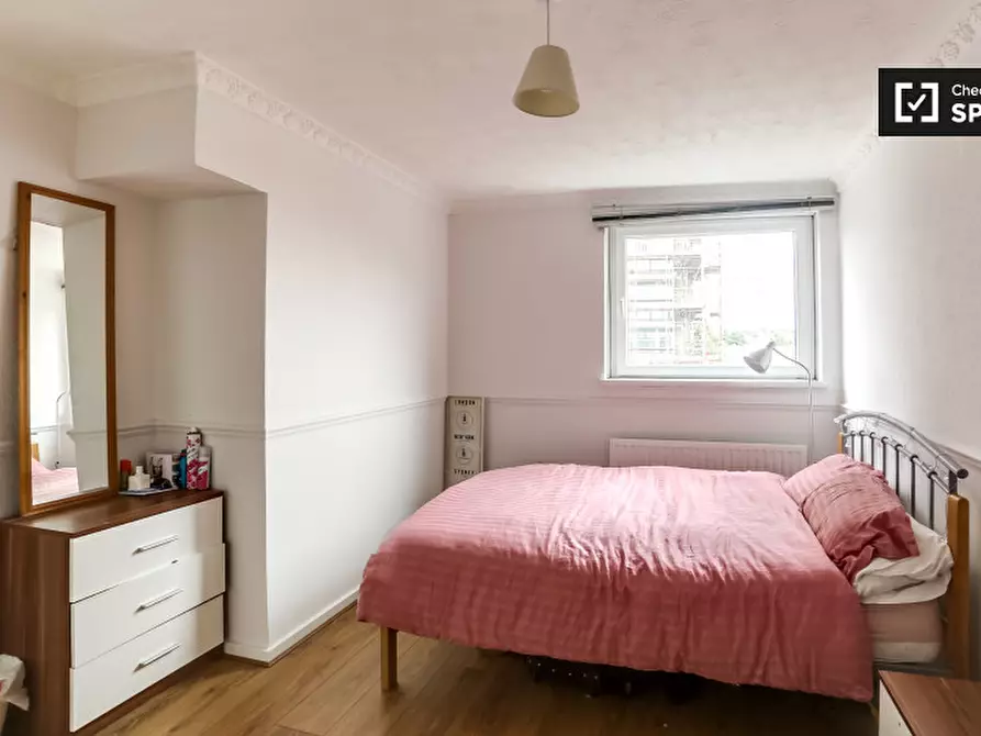 Immagine 1 di Camera condivisa in affitto  in Ollerton Green a Poplar