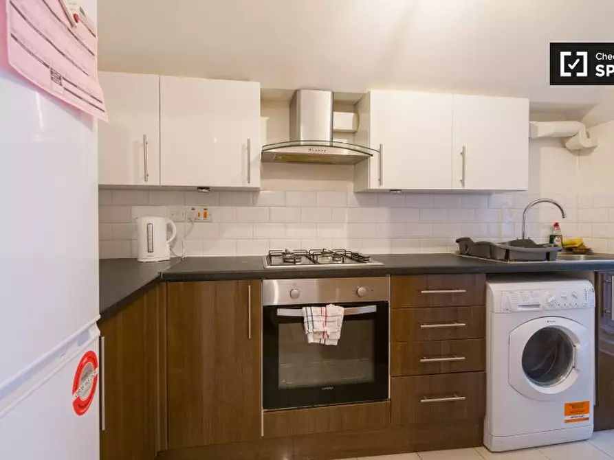 Immagine 4 di Camera condivisa in affitto  in a Court St a Poplar