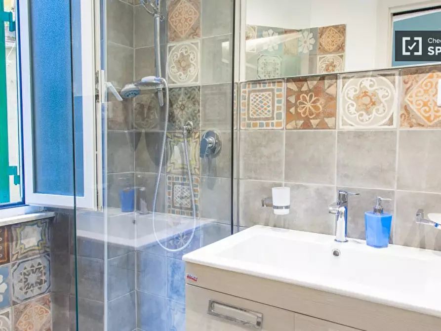 Immagine 6 di Camera condivisa in affitto  in Via Amerigo Vespucci a Roma